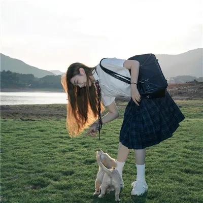 月·色